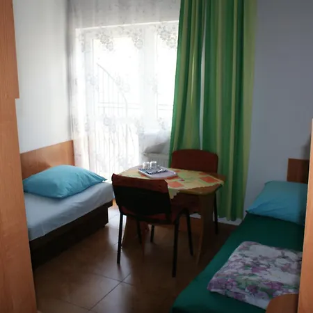 Guest house Caloroczny Dom Wczasowo-hotelowy Uniescie