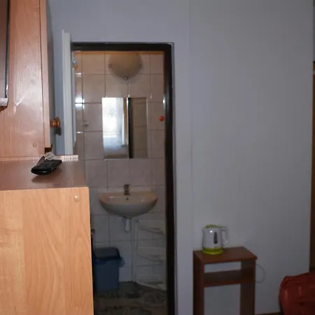 Guest house Caloroczny Dom Wczasowo-hotelowy Uniescie
