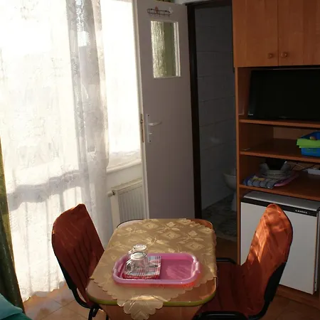 Caloroczny Dom Wczasowo-hotelowy *